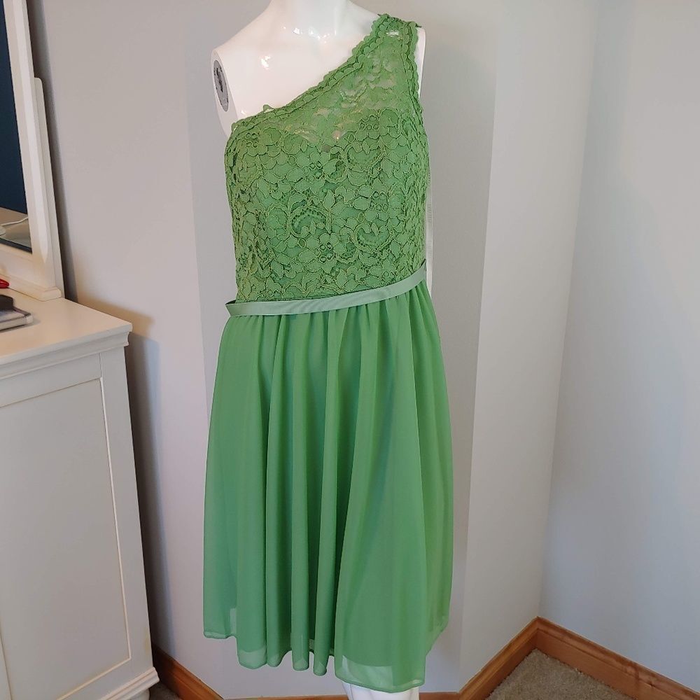 Womens 14 David's Bridal bridesmaid dress green